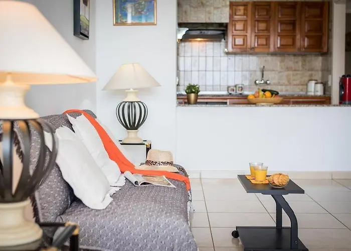 Jacaranda Apartment *